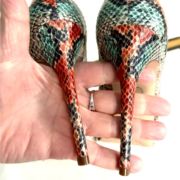 Jessica Simpson heels - Picture 5 of 11